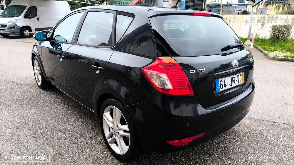 Kia Ceed 1.6 CRDi EX Eco - 10