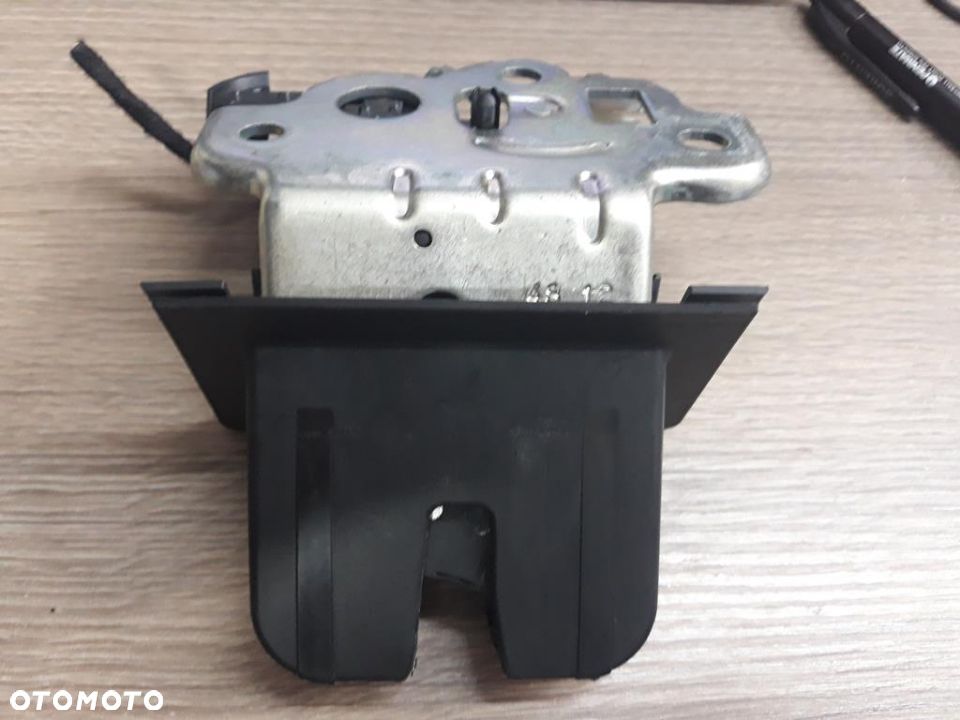 Zamek Bagażnika 5E0827505 Skoda Octavia III Rapid - 3