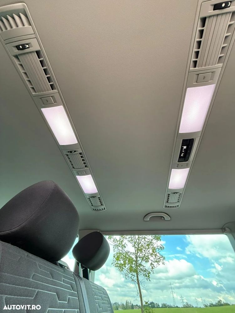 Volkswagen Caravelle - 16