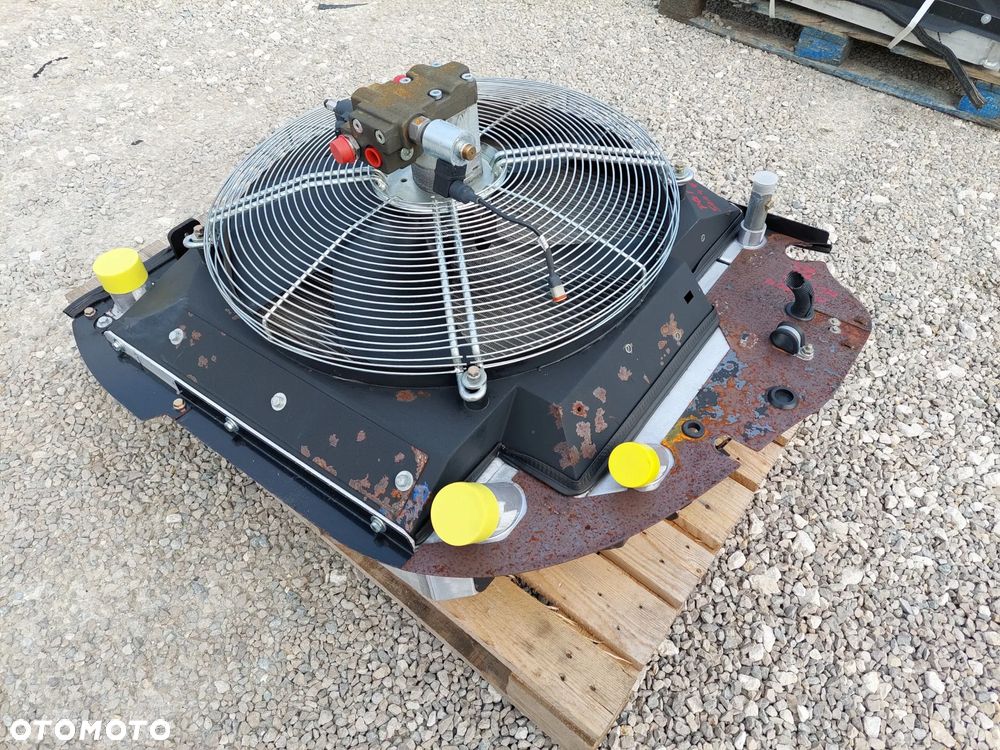 Chłodnica cieczy oleju wody zespół chłodnic intercooler Manitou MLT 634, 735, 741 - 7