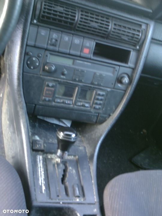 Audi 100 c3 c4 zderzak fotele drzwi klapa lampy kanapa wnetrze boczki kokpit i inne silnik 1,8 oraz 2,3benzyna - 11