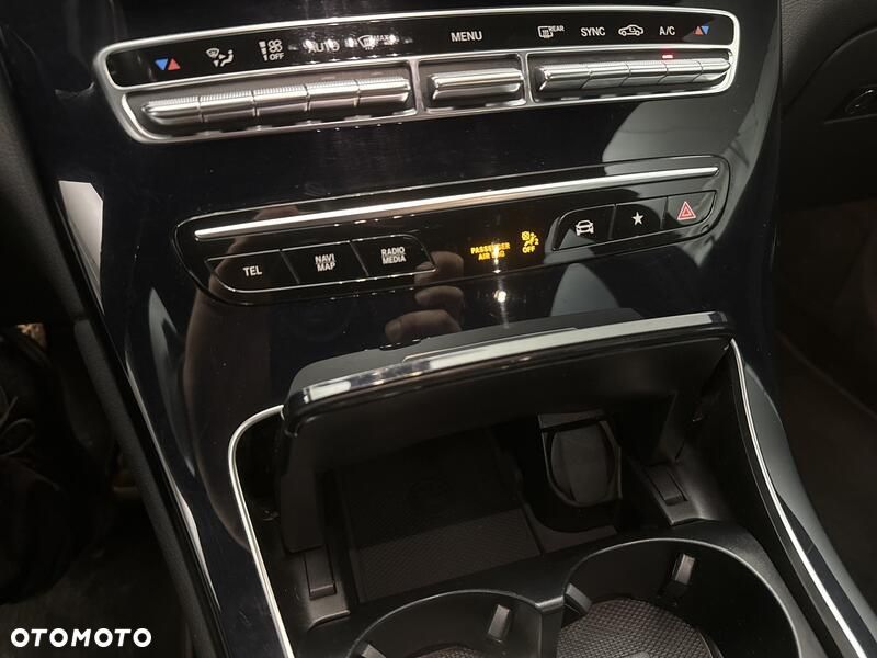 Mercedes-Benz GLC - 17