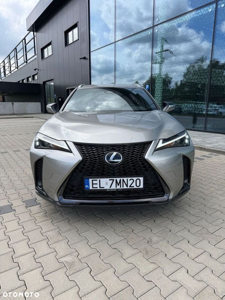 Lexus UX 300h F Sport Design - 3