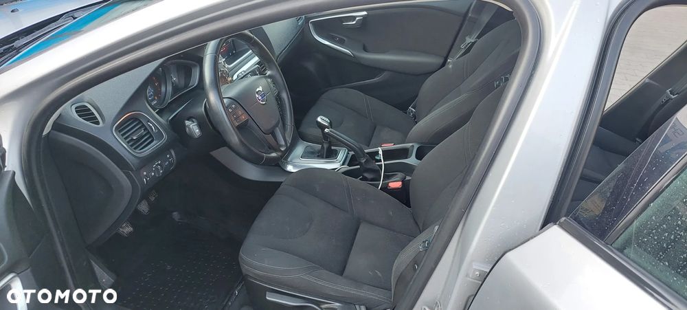 Volvo V40 D2 - 5