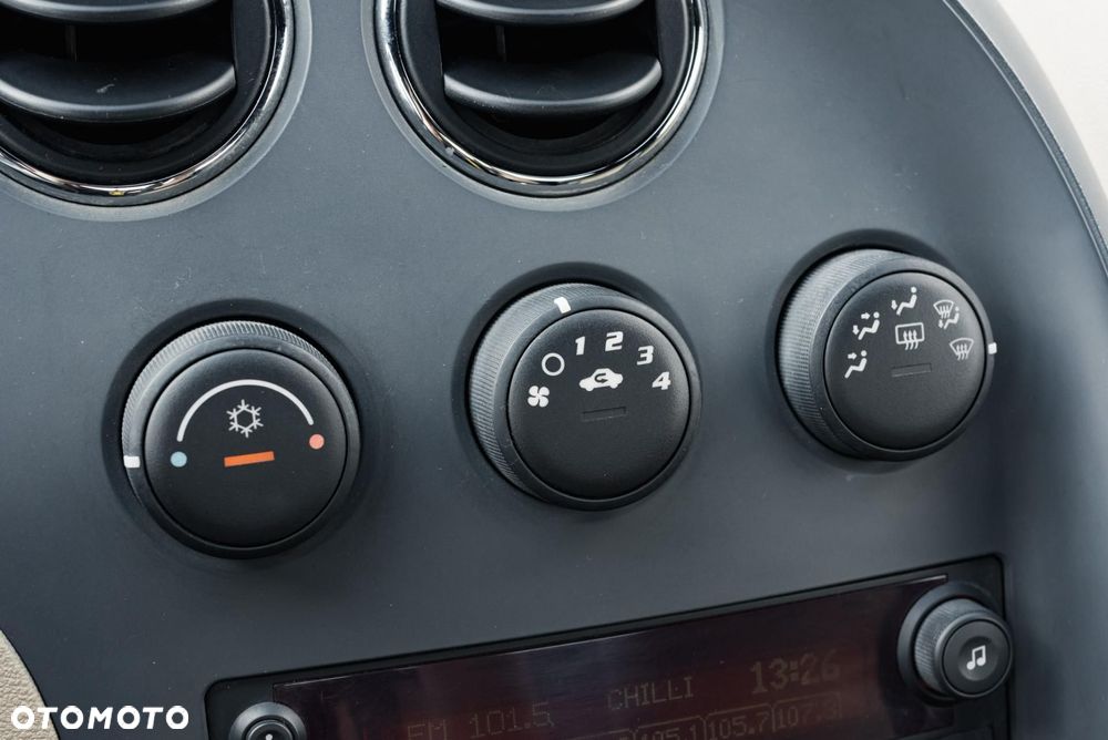 Pontiac Solstice - 19