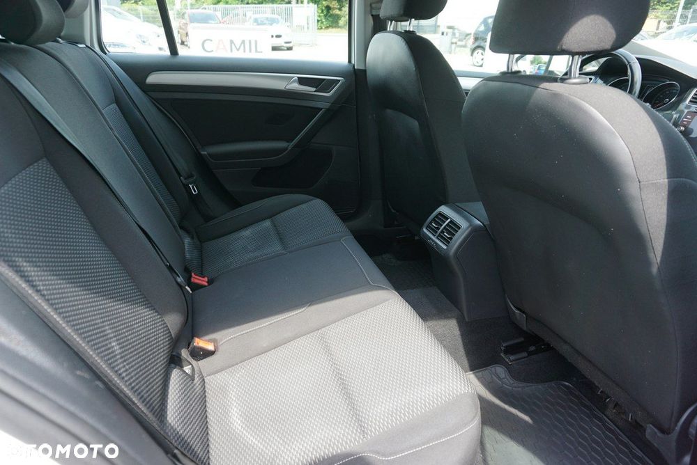 Volkswagen Golf - 19