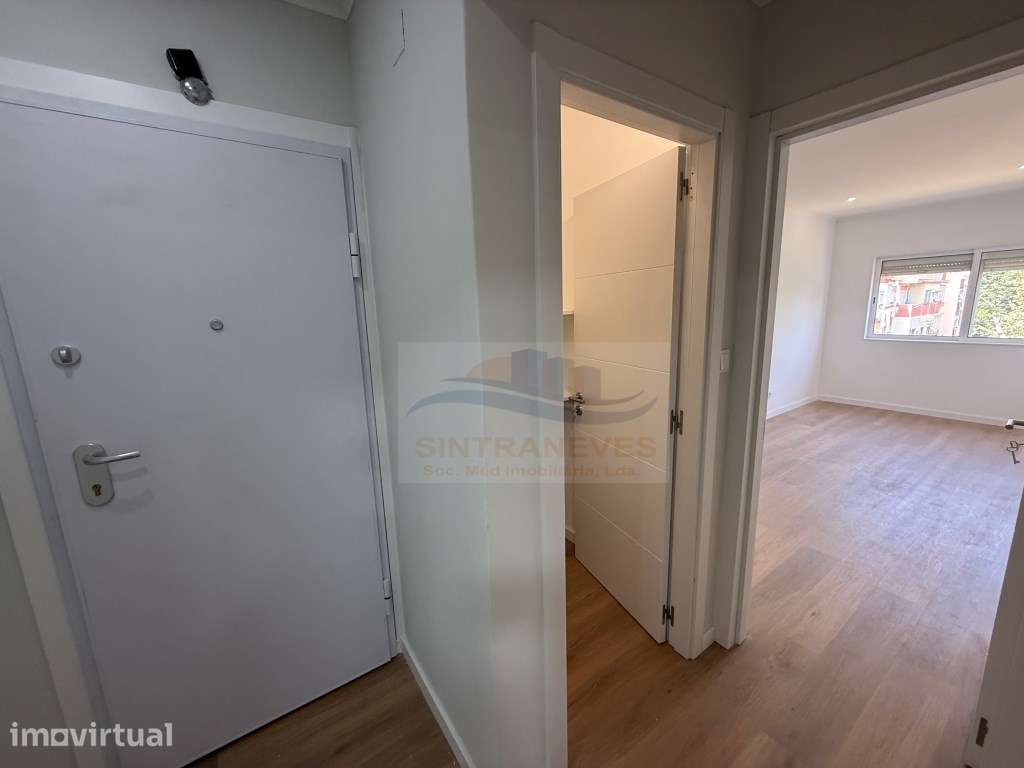 T2 Totalmente Remodelado | Cozinha Equipada | 320.000 € - Grande imagem: 4/13