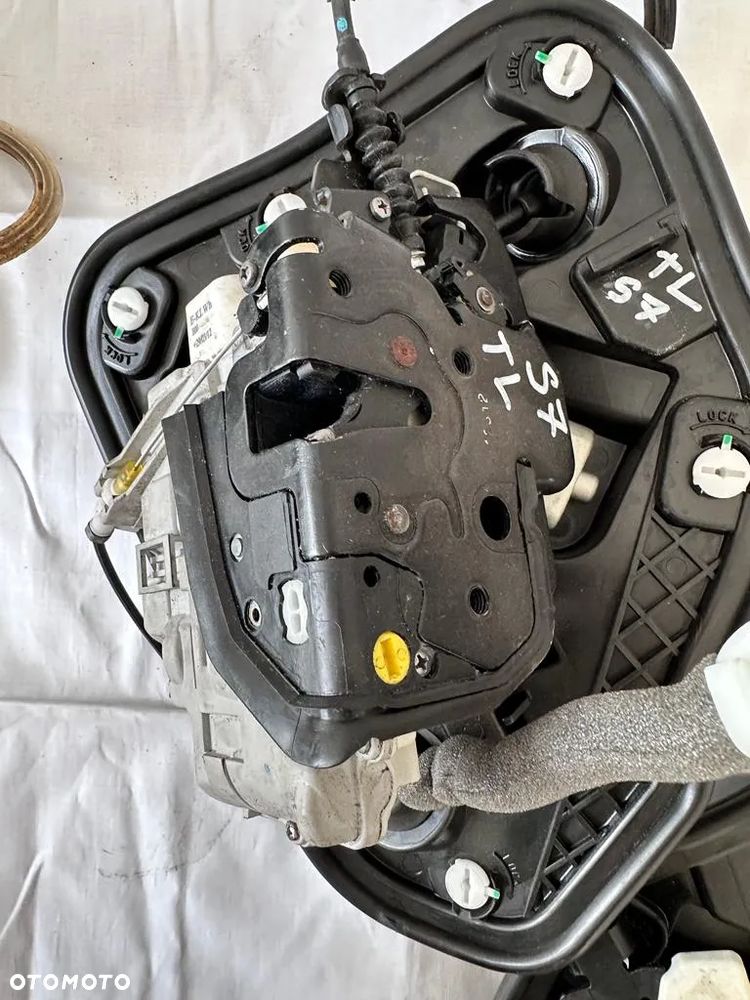 Zamek zamki drzwi dociąg dociągi komplet Audi A7 4G8 - 6