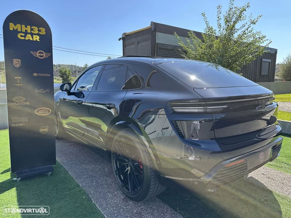 Porsche Macan Electric Turbo - 12