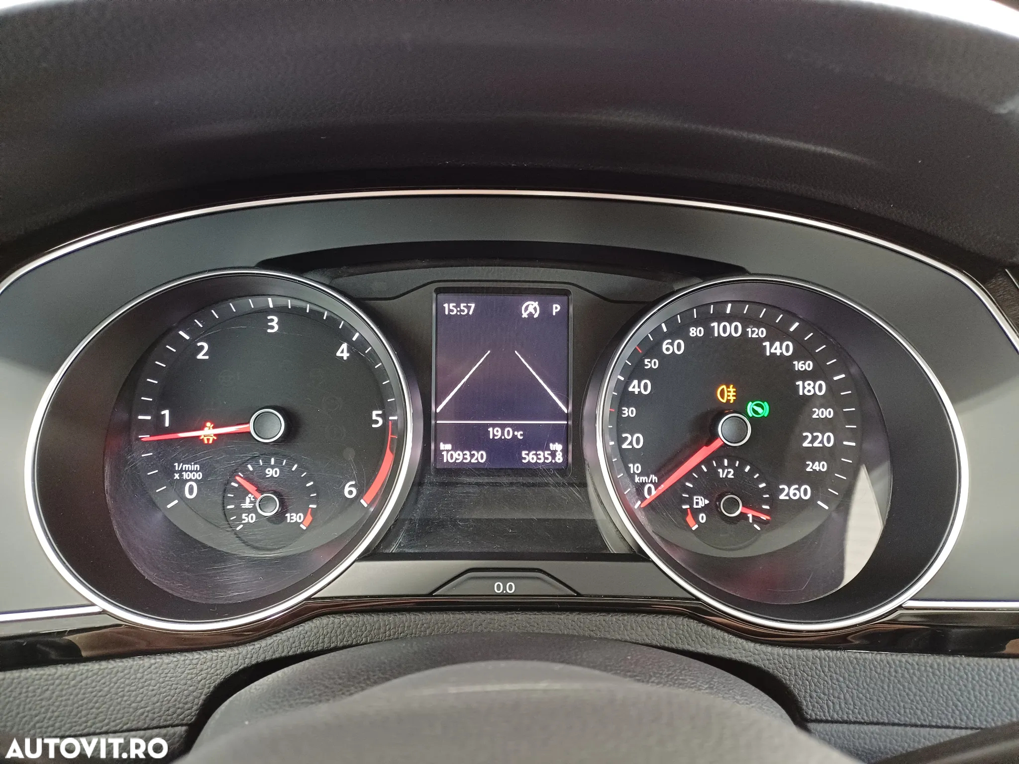 Volkswagen Passat 2.0 TDI DSG Comfortline - 14