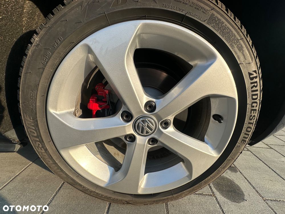 Volkswagen Golf - 6