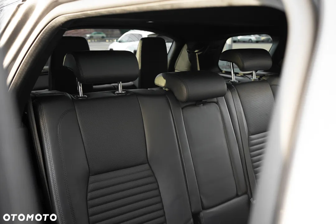 Land Rover Discovery Sport 2.0 Si4 HSE Luxury - 30