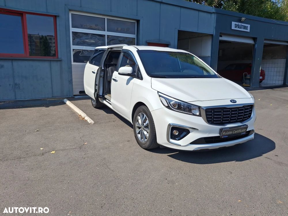 Kia Carnival - 8