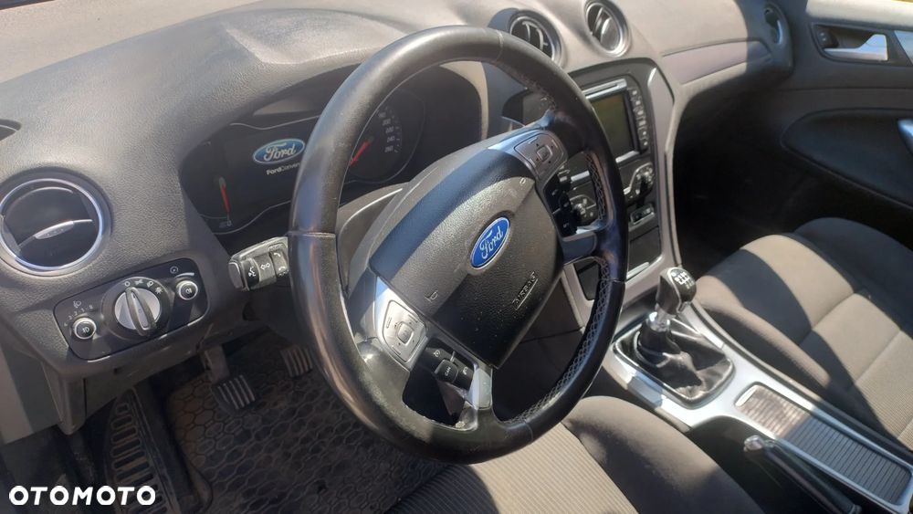 Ford Mondeo 2.0 TDCi Ghia - 8