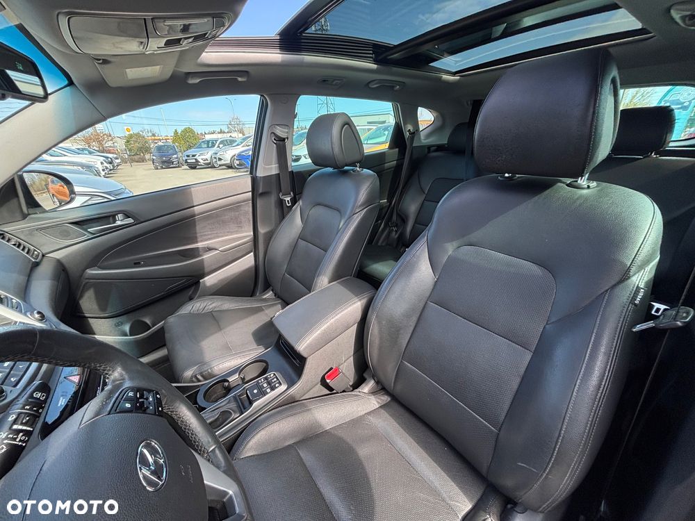 Hyundai Tucson 2.0 CRDI 4WD Automatik Premium - 27