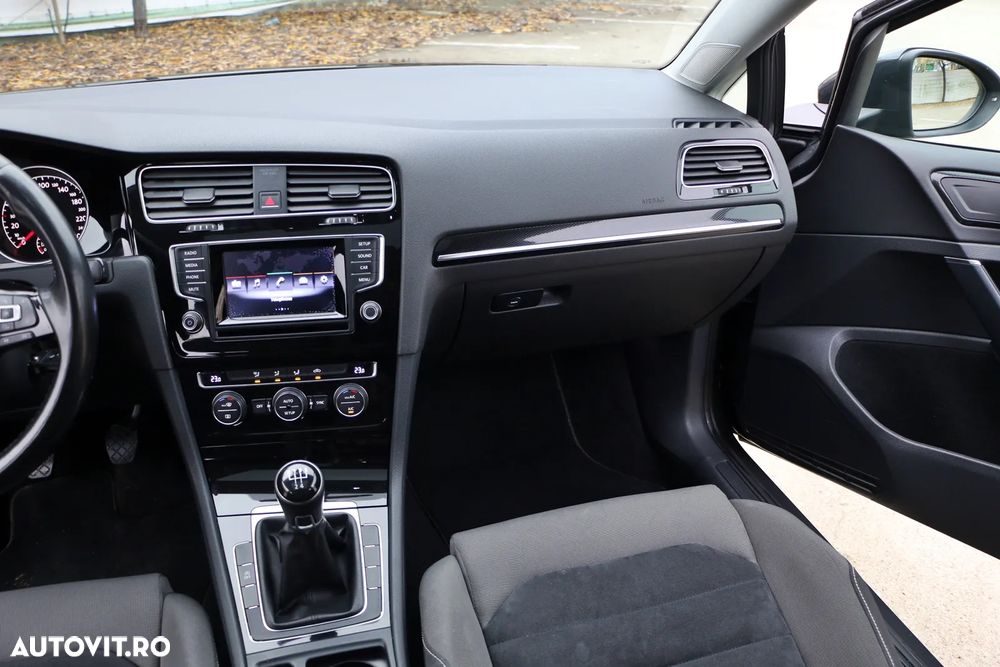 Volkswagen Golf 1.6 TDI BlueMotion Technology Lounge - 21