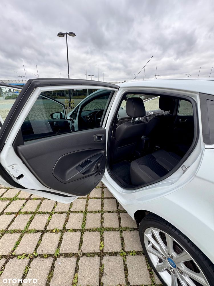 Ford Fiesta - 23