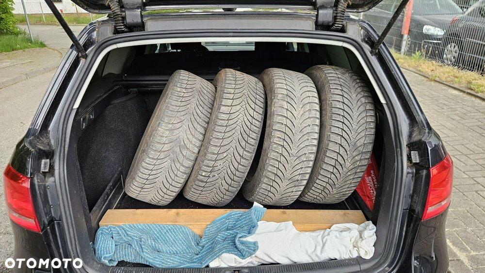 Volkswagen Passat Variant 2.0 TDI DSG BlueMotion Technology Trendline - 31