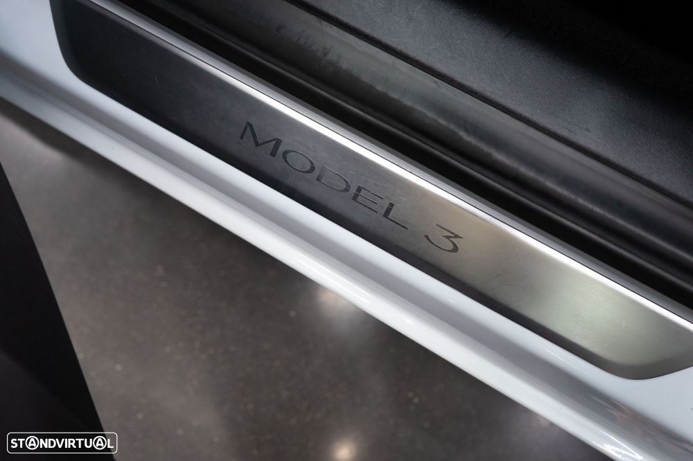 Tesla Model 3 Standard RWD Plus - 24