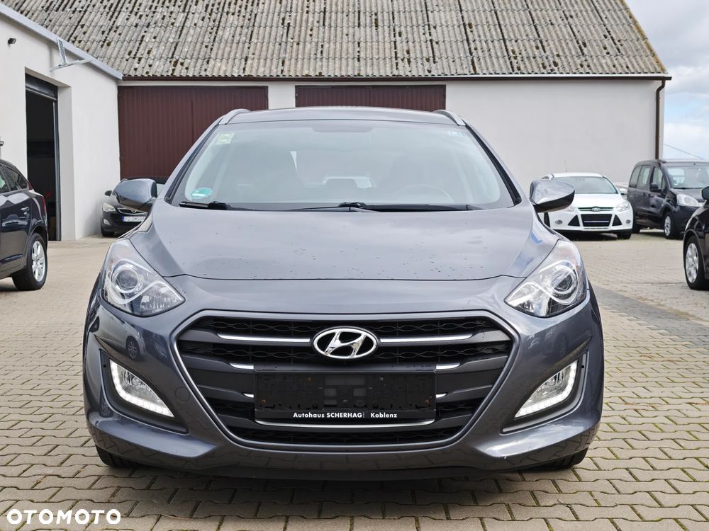 Hyundai i30 blue Kombi 1.6 GDi YES Gold - 10