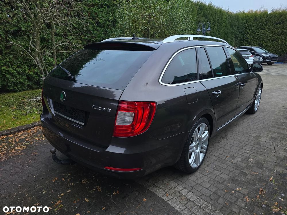 Skoda Superb 2.0 TDI DSG Exclusive - 8