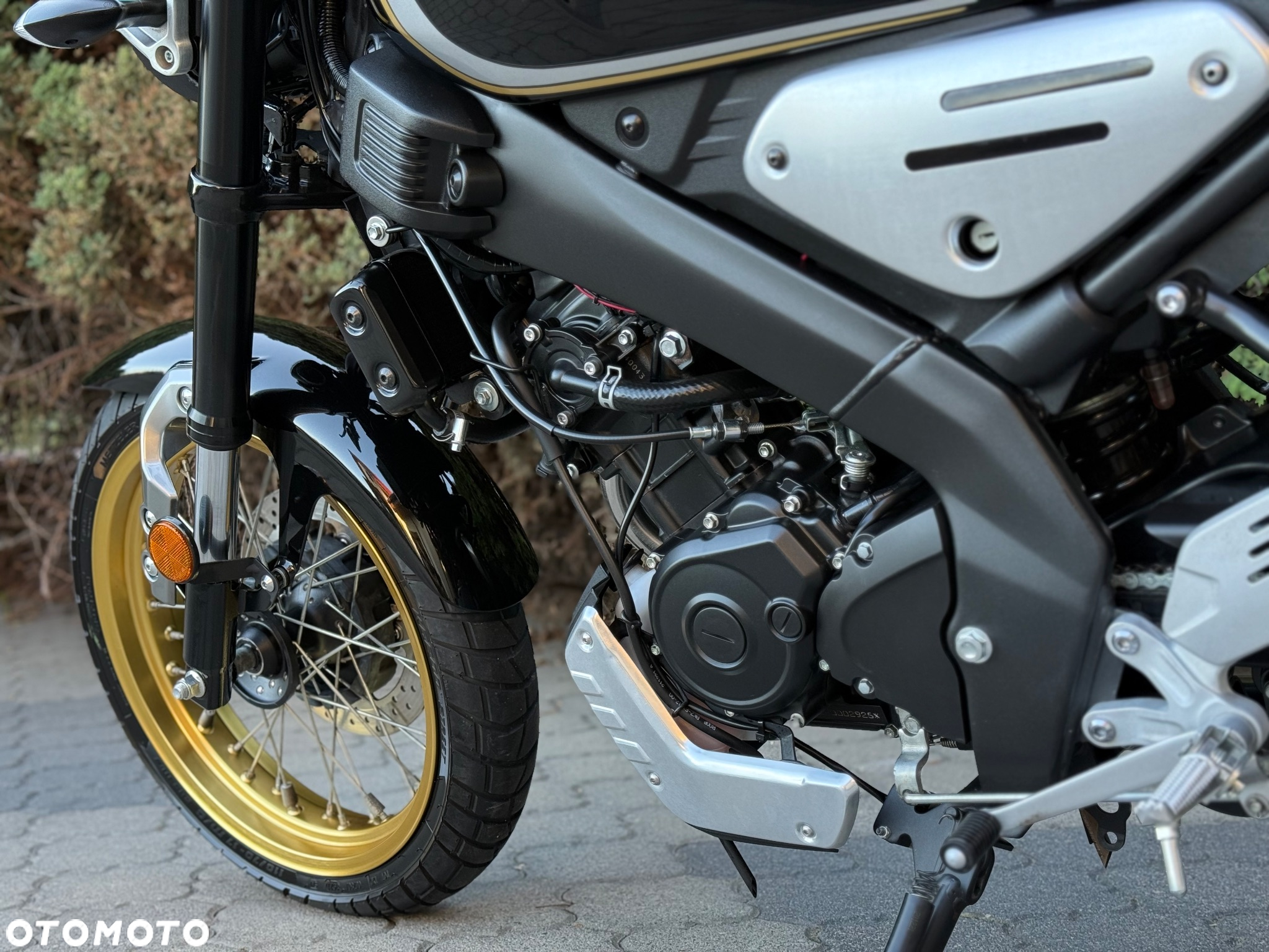 Yamaha XSR - 35