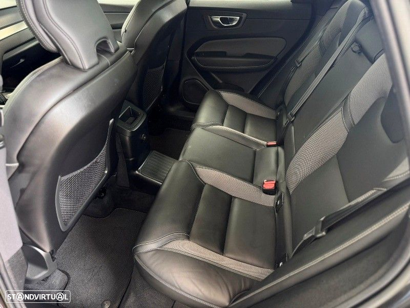 Volvo XC 60 2.0 T8 PHEV R-Design AWD - 39