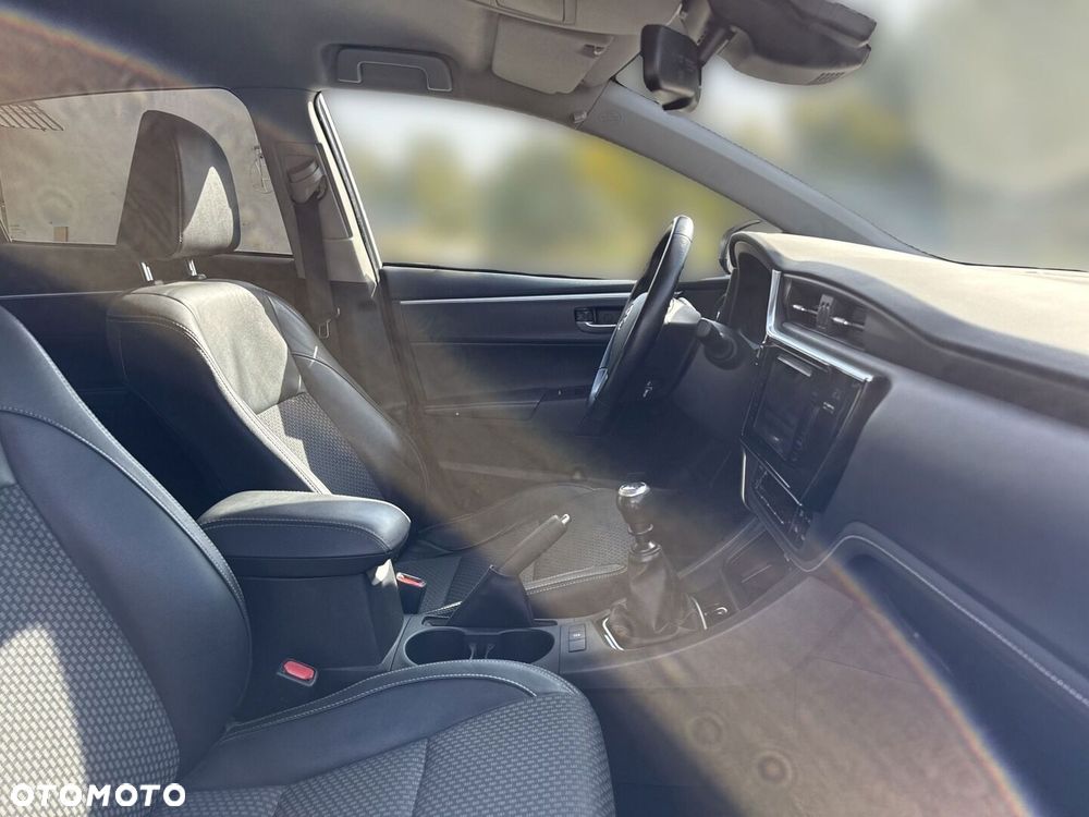 Toyota Corolla 1.6 Prestige EU6 - 14