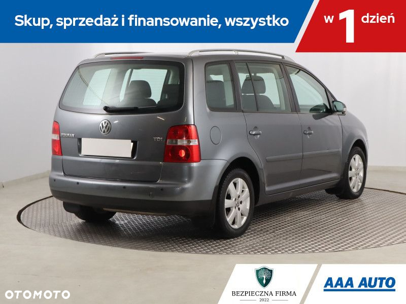 Volkswagen Touran - 6