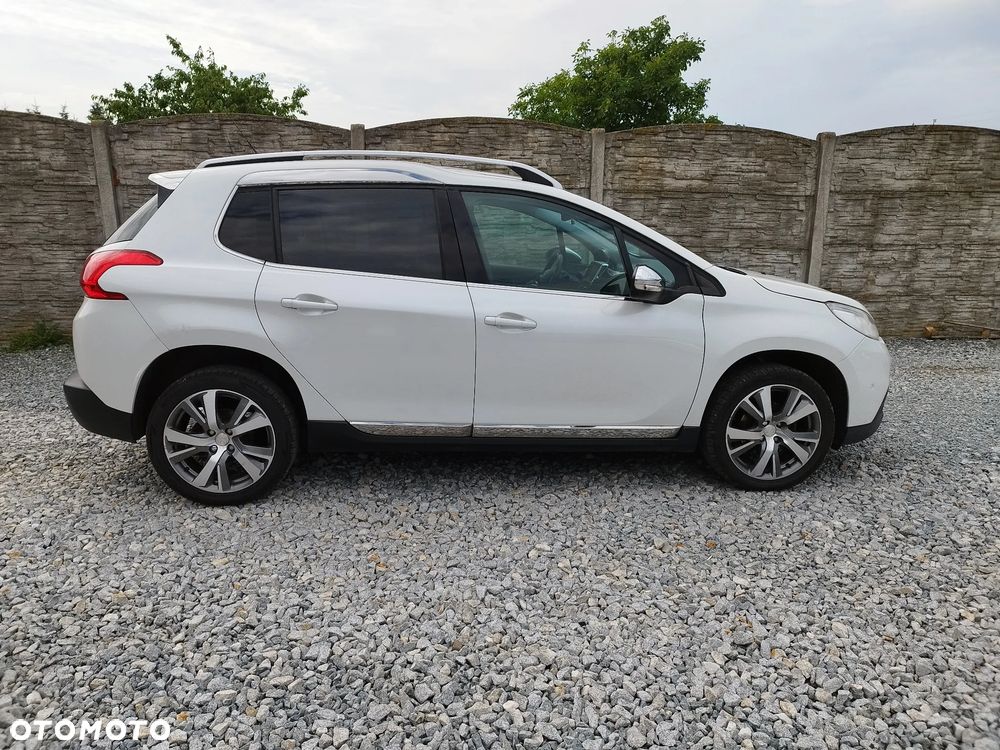 Peugeot 2008 1.6 BlueHDi Allure S&S - 9
