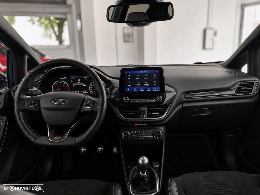 Ford Fiesta 1.5 EcoBoost S&S c/ Pack Pele Exclusiva ST - 11