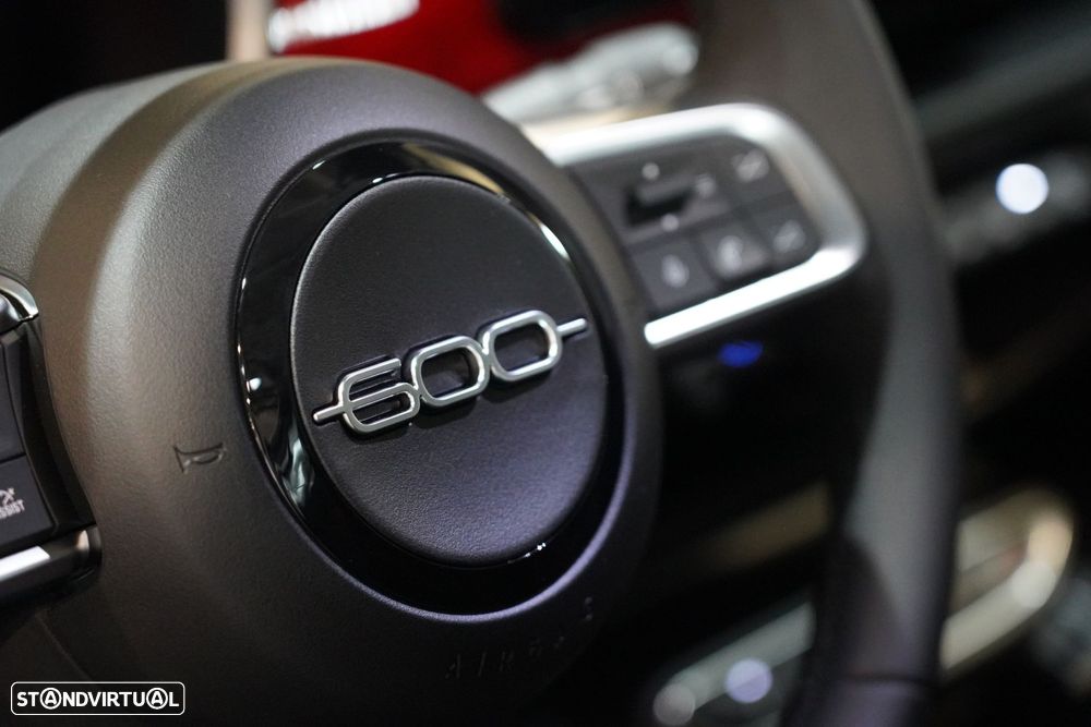 Fiat 600e 54 kWh (RED) - 10