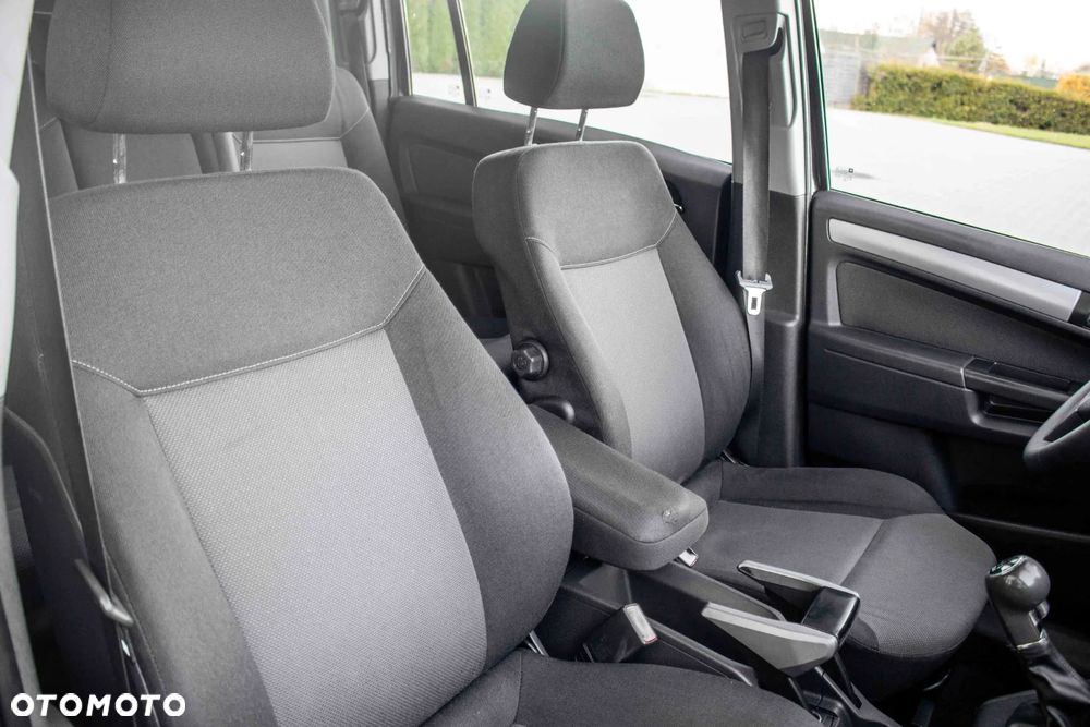 Opel Zafira 1.6 Sport - 30