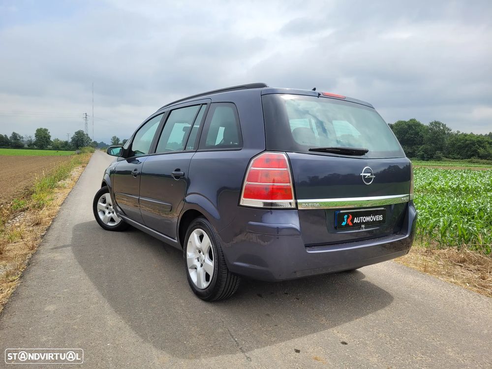 Opel Zafira 1.9 CDTi Cosmo - 4