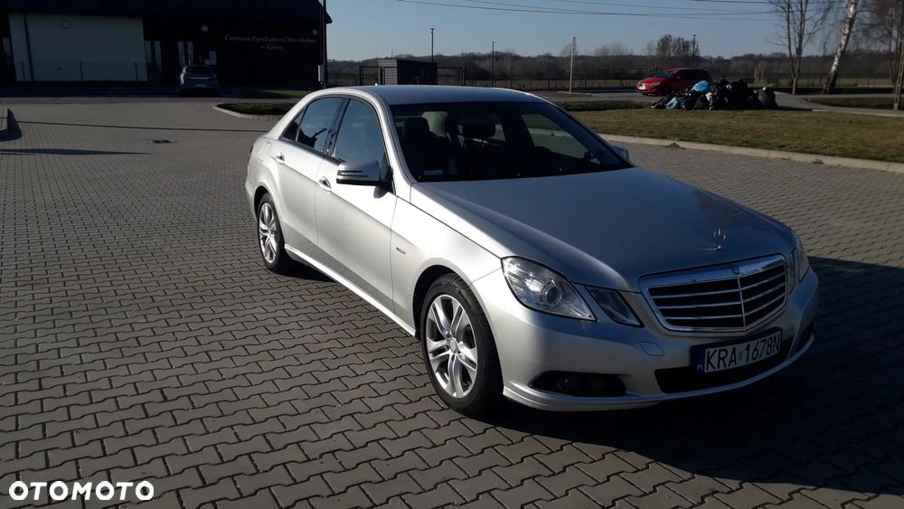 Mercedes-Benz Klasa E 200 CGI BlueEFFICIENCY - 2