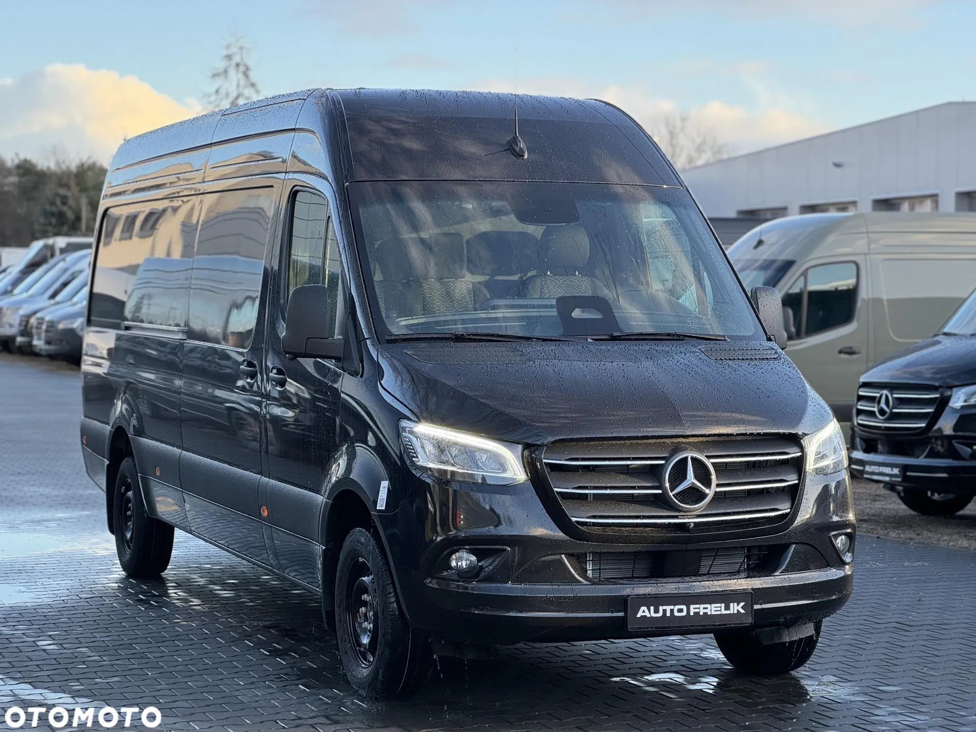 Mercedes-Benz Sprinter - 2