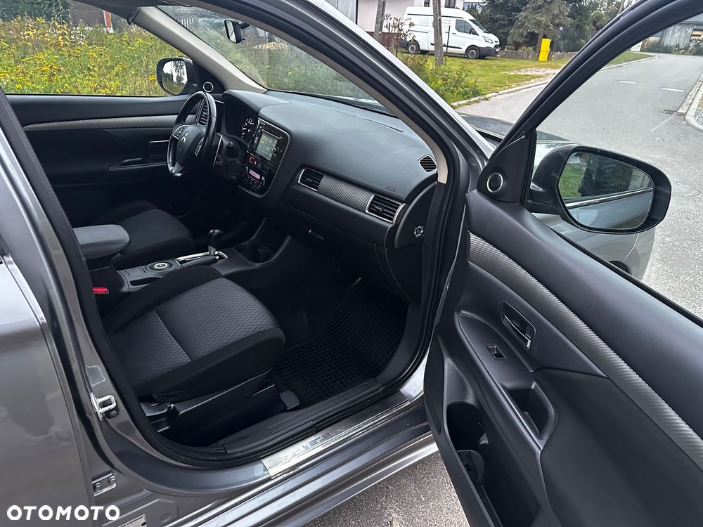 Mitsubishi Outlander 2.0 Instyle Navi - 14