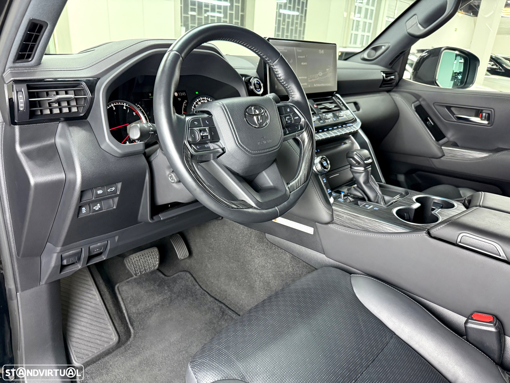 Toyota Land Cruiser - 18