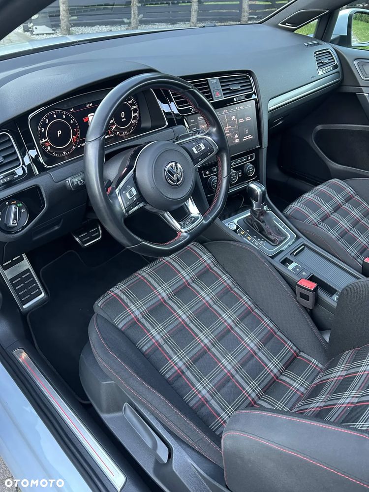 Volkswagen Golf - 7