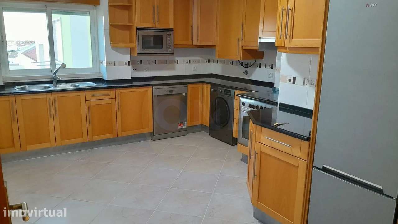 Apartamento T3 | Av. Dr. José Grilo Evangelista | Alcochete - Grande imagem: 4/21