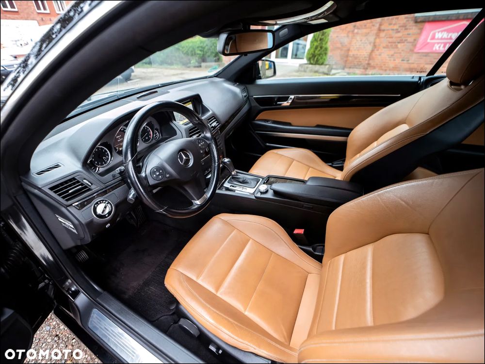 Mercedes-Benz Klasa E 250 BlueEFFICIENCY 7G-TRONIC Avantgarde - 18