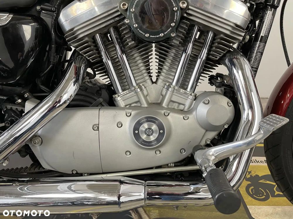 Harley-Davidson Sportster Custom 883C - 12