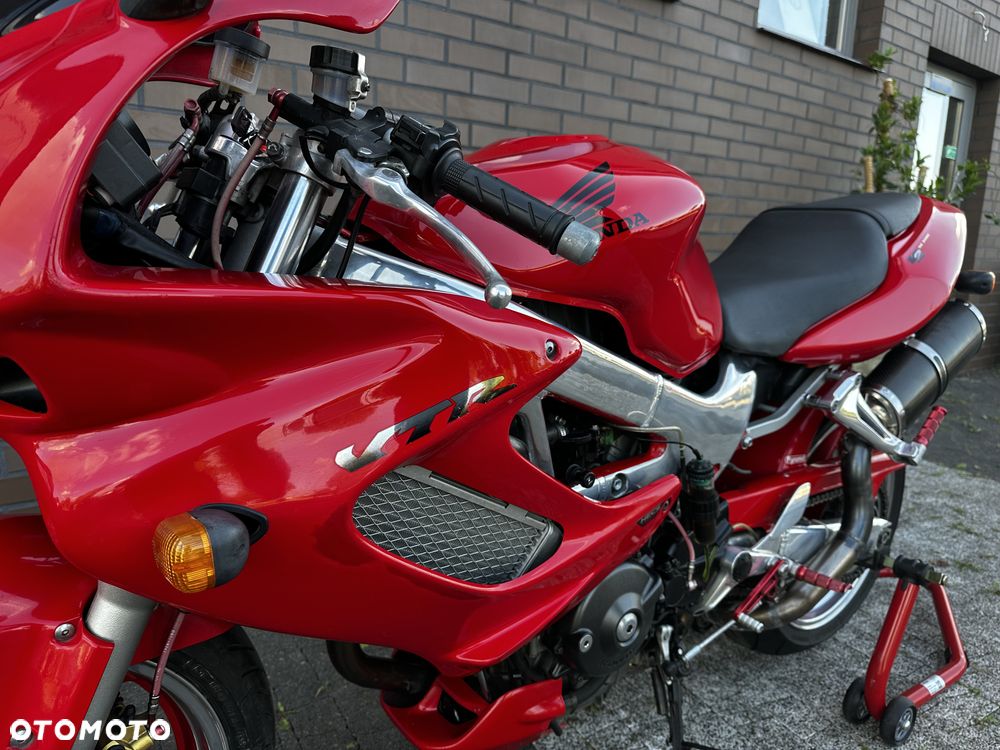 Honda VTR - 12