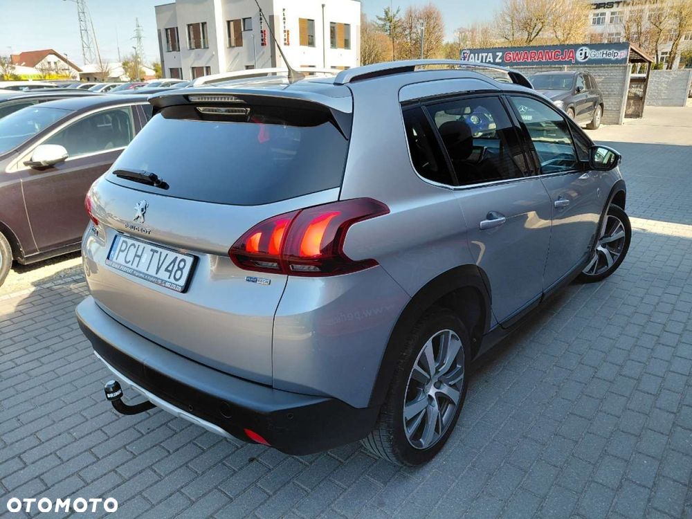 Peugeot 2008 - 8