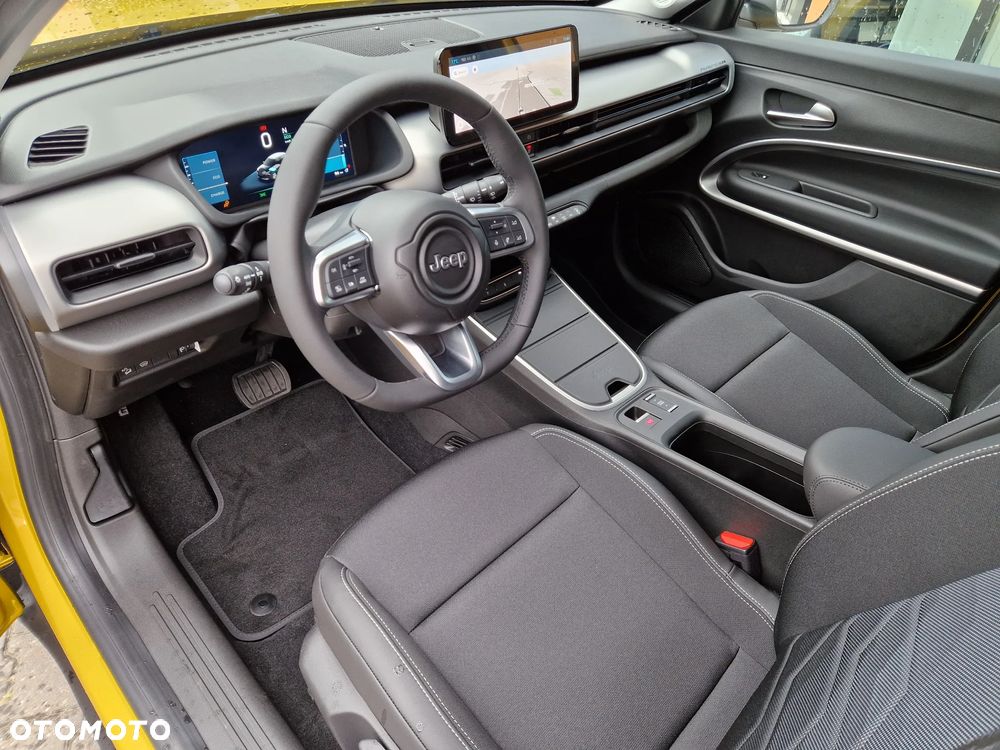 Jeep Avenger 54kWh Summit - 17