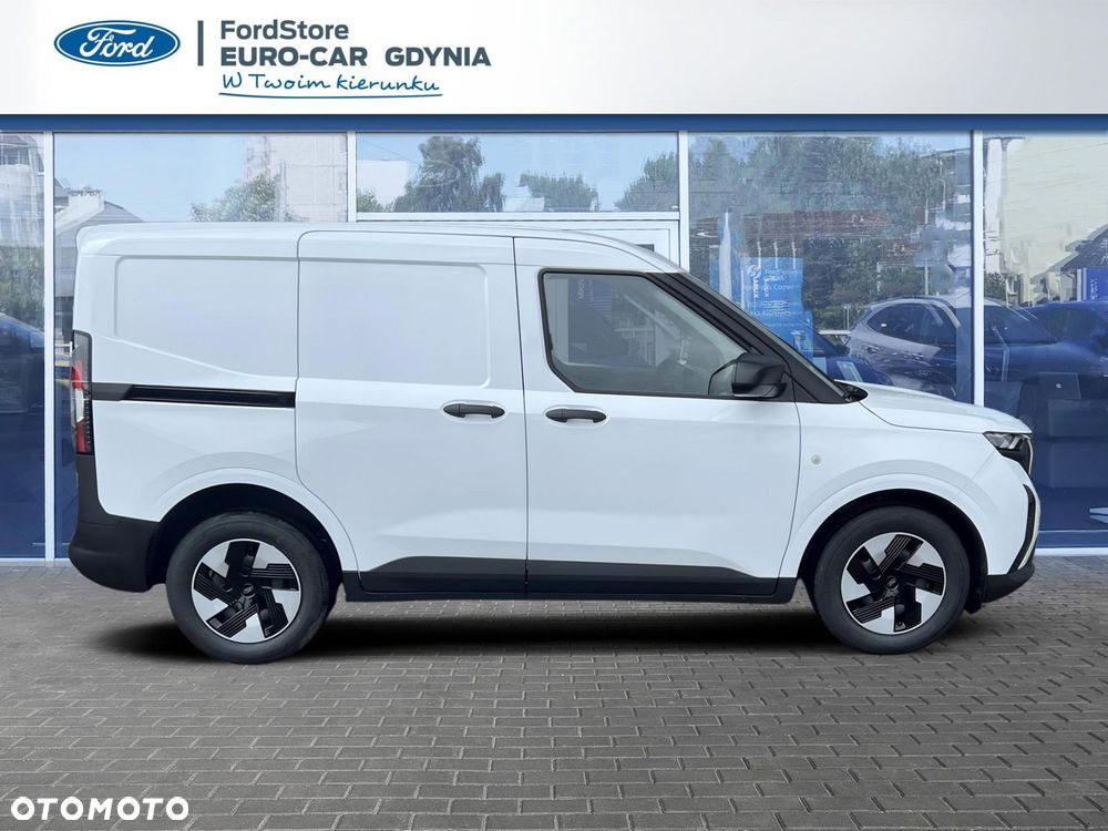 Ford Transit Courier - 8