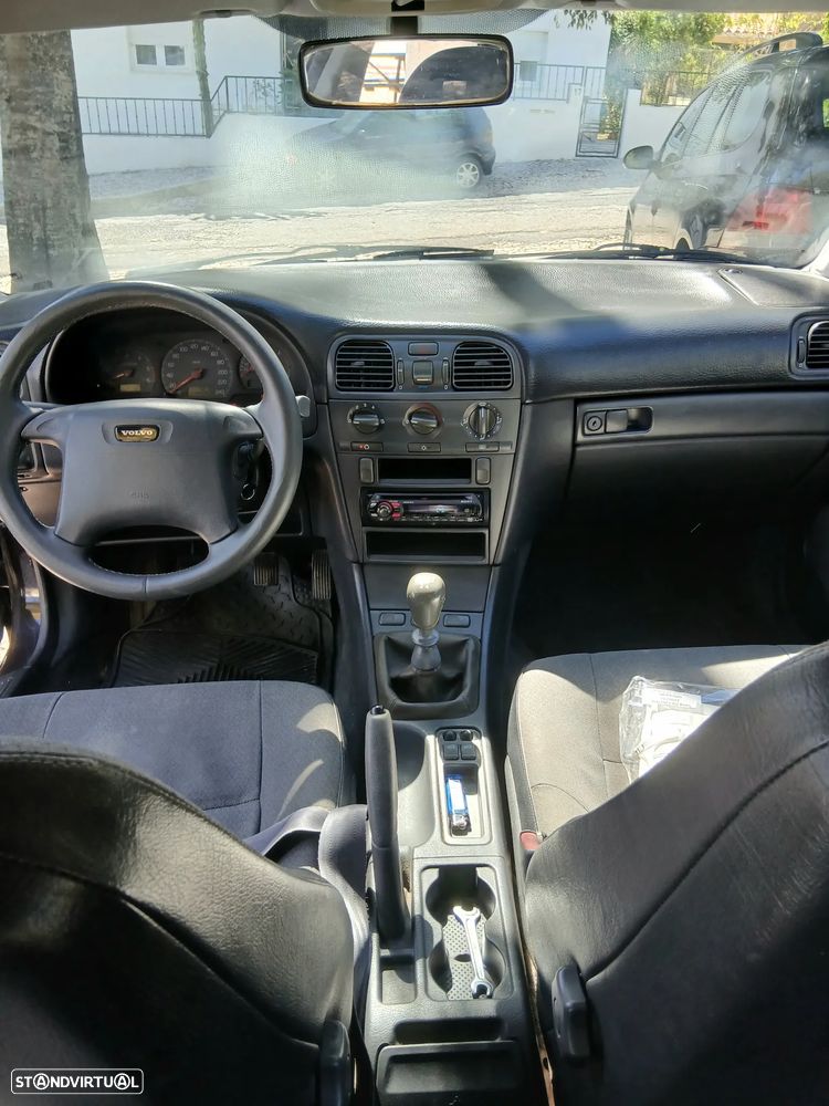 Volvo S40 1.9 D - 10