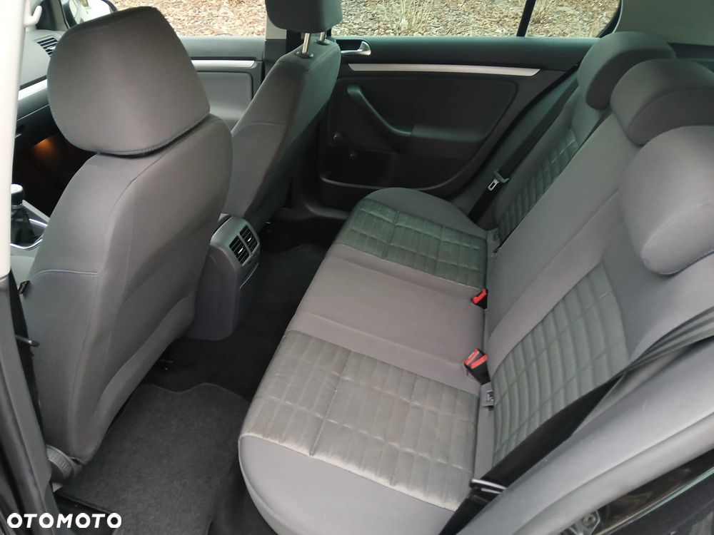 Volkswagen Golf - 14