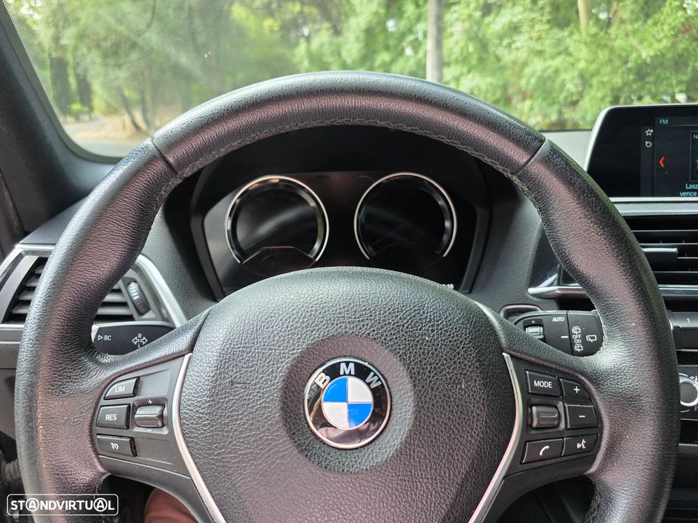 BMW 116 d Line Urban Auto - 13