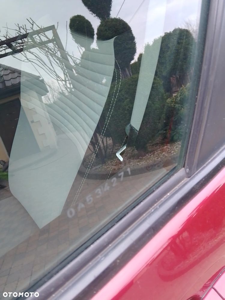 Toyota Yaris Hybrid 100 Dynamic - 17